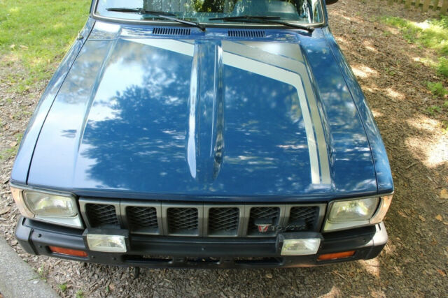 1983 Toyota 4WD pickup truck - photo 10