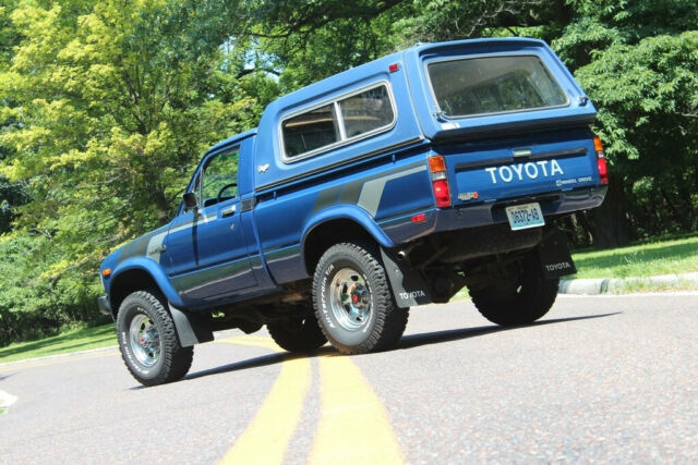 1983 Toyota 4WD pickup truck - photo 5