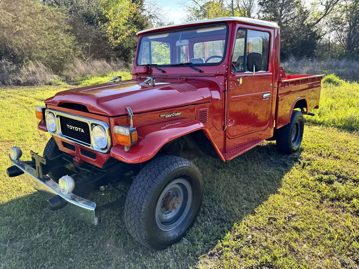 1983 Toyota Land Cruiser FJ45 Pickup 2F 4-speed - 40 Series 1983 Toyota Land Cruiser FJ45