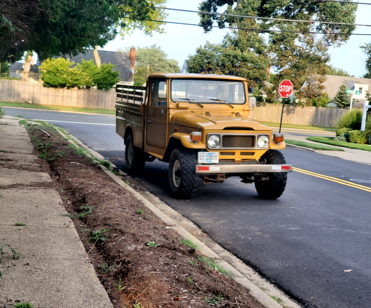 1983 Toyota Land Cruiser pickup HJ47 6-cylinder Diesel (LOW RESERVE) 1980 Toyota Pickup