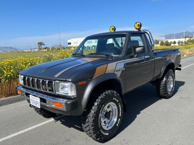1983 Toyota Pickup 4x4 4WD Pickup Truck 22R 2.4L I4 Manual Cold A/C Restored! 1983 Toyota Pickup 4x4