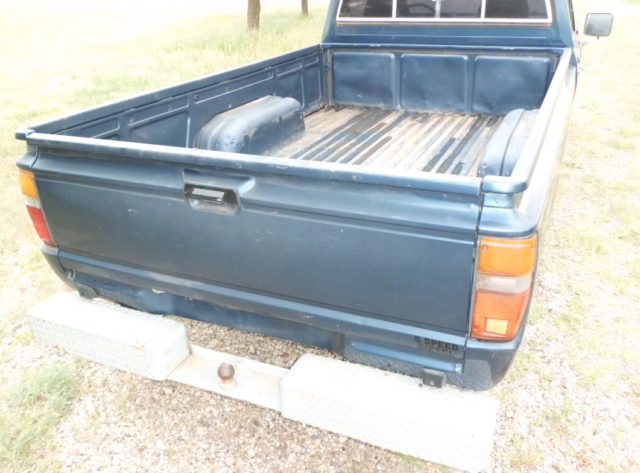 1983 Toyota HILUX 24D - photo 2