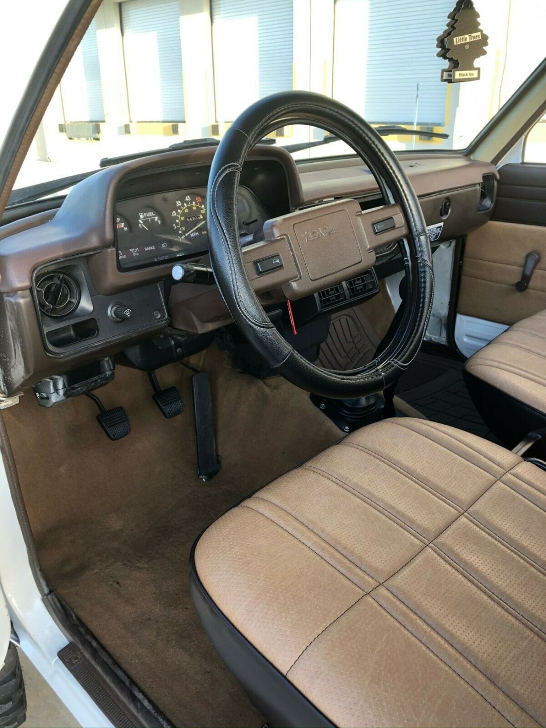 1983 Toyota Pickup SR5 DLX 1/2 TON SHORT BED 4X4 - photo 10