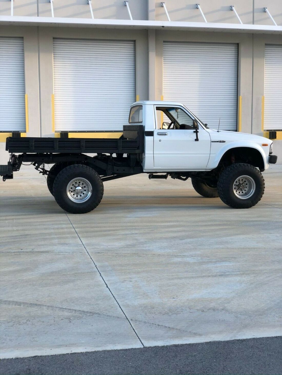 1983 Toyota Pickup SR5 DLX 1/2 TON SHORT BED 4X4 - photo 3