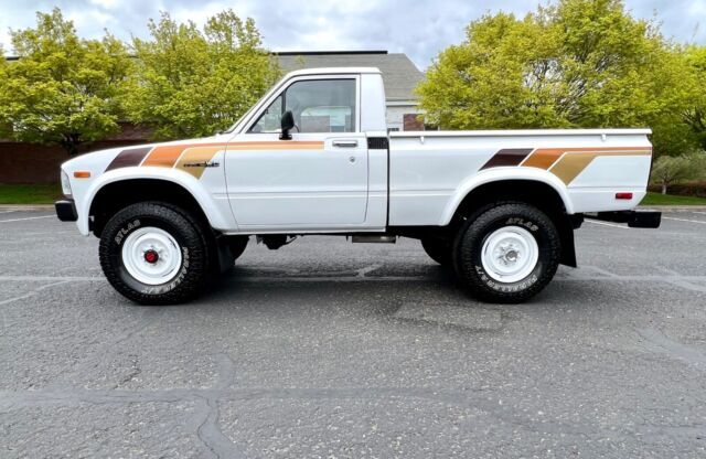 1983 Toyota Pickup SR5 4x4 first generation 1983 Toyota Pickup