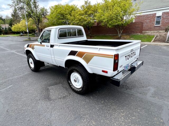 1983 Toyota Pickup - photo 13