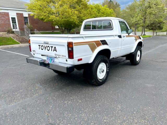 1983 Toyota Pickup - photo 4