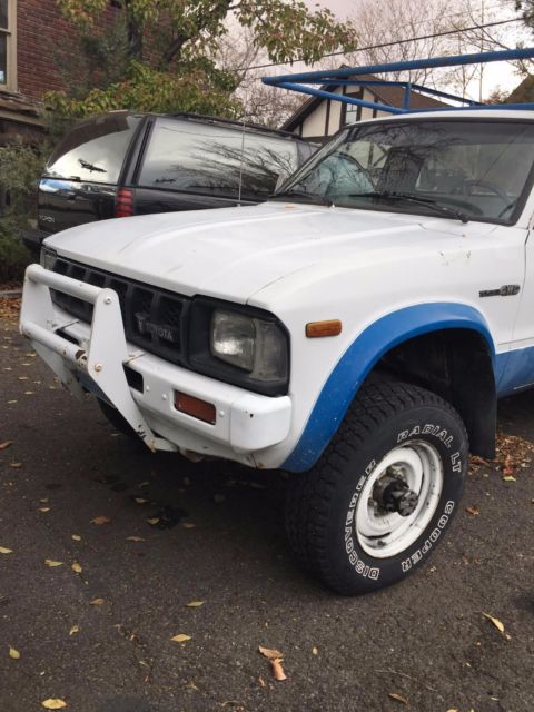 1983 Toyota Tacoma sr5 - photo 2