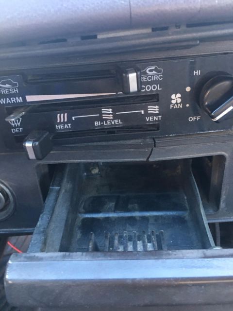1983 Toyota Tacoma sr5 - photo 8