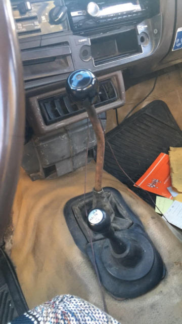1983 Toyota Tacoma sr5 - photo 9