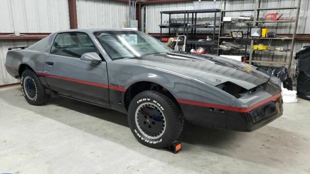 1983 Trans Am, less motor 1983 Pontiac Firebird