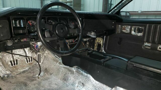 1983 Pontiac Firebird - photo 8