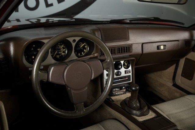 1983 Porsche 944 Base Coupe 2-Door - photo 2