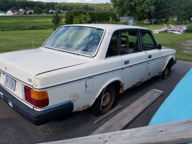 1983 Volvo 240 1983 Volvo 240