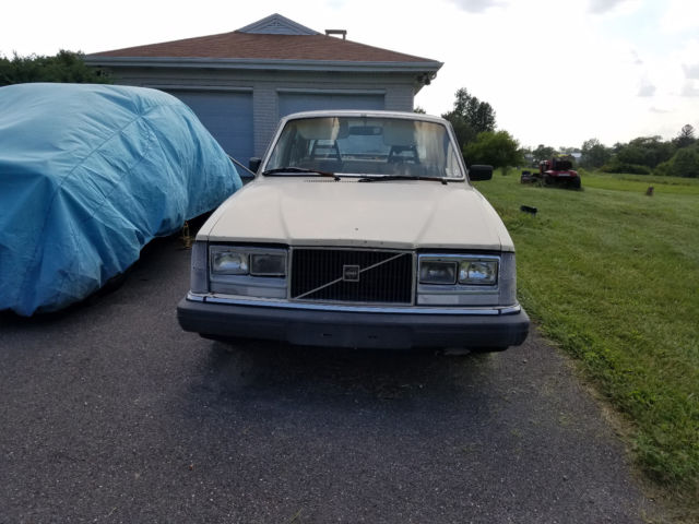 1983 Volvo 240 - photo 4