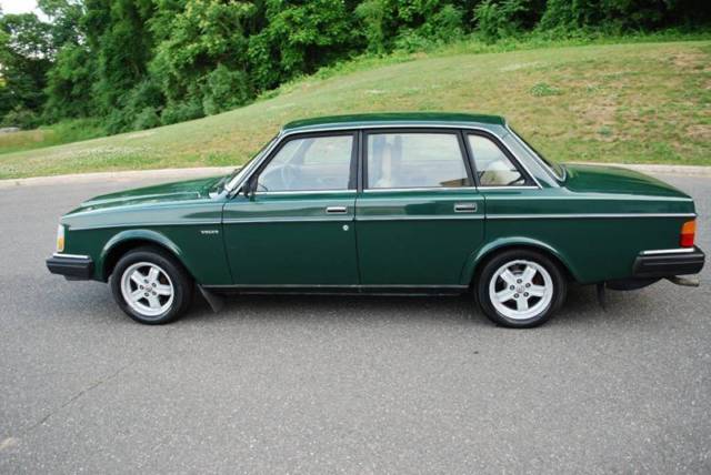 1983 Volvo 240 DL 4dr Sedan - photo 4
