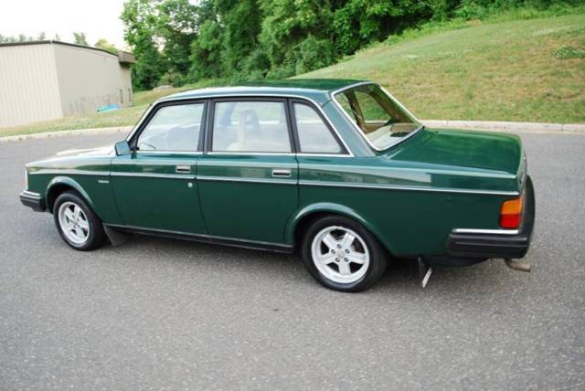 1983 Volvo 240 DL 4dr Sedan - photo 5