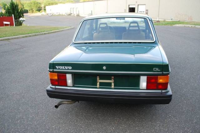 1983 Volvo 240 DL 4dr Sedan - photo 9