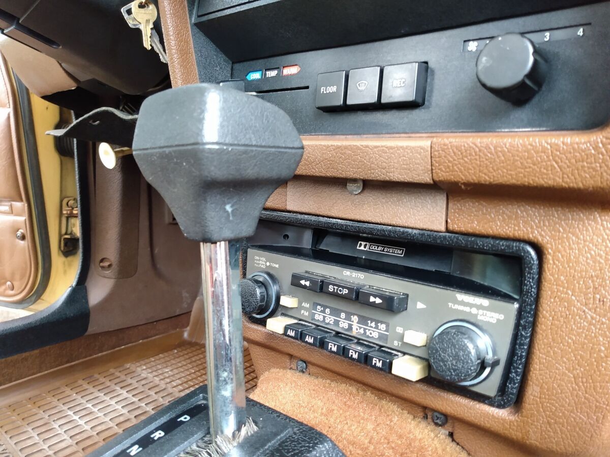 1983 Volvo 240 - photo 13