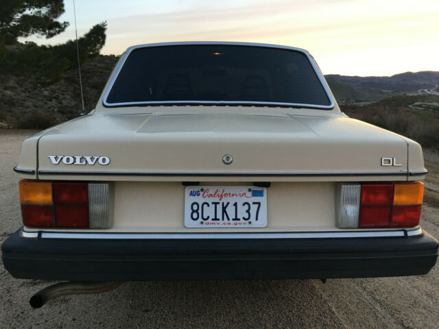 1983 Volvo 240 DL - photo 11