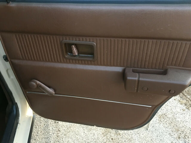 1983 Volvo 240 DL - photo 12