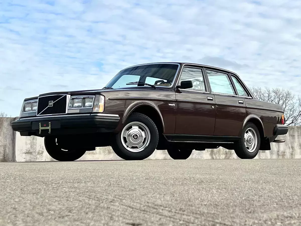 1983 Volvo 240DL, 1,464 ORIGINAL MILES, One Owner from New, 1 of 1 Factory Color 1983 Volvo 240