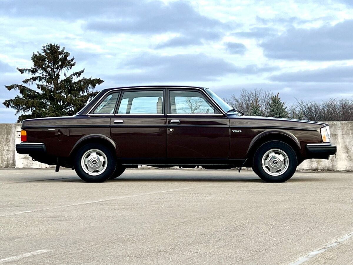 1983 Volvo 240 - photo 6