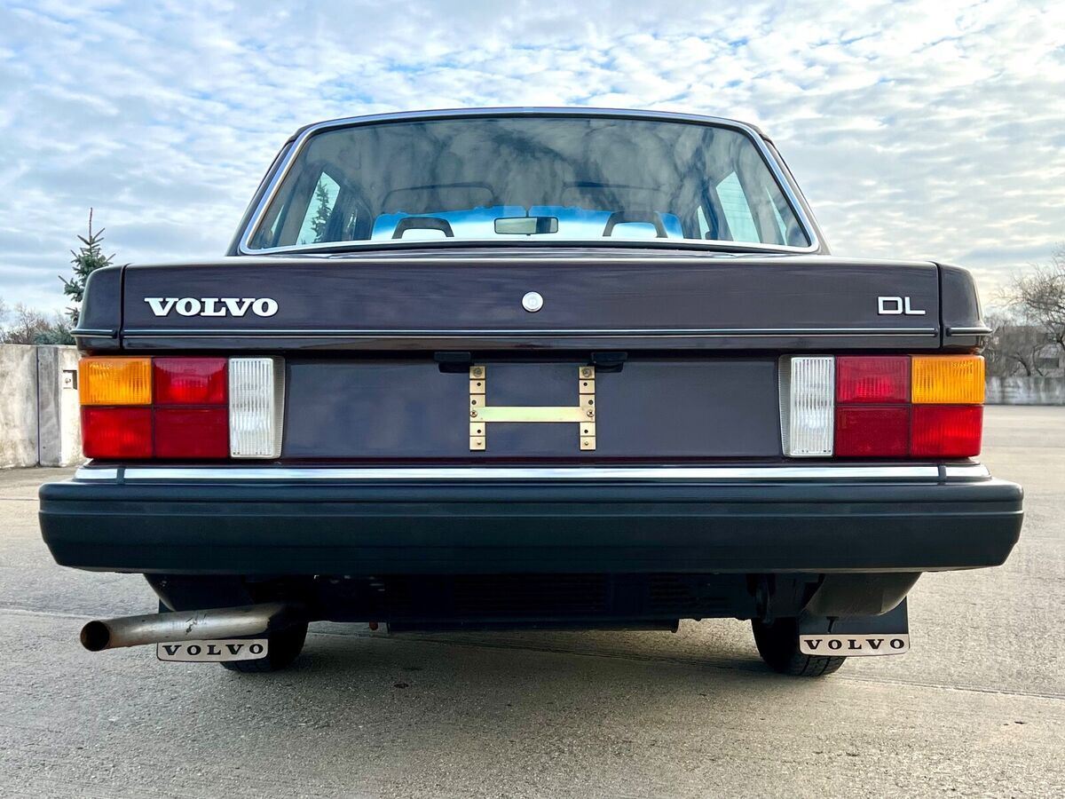 1983 Volvo 240 - photo 9