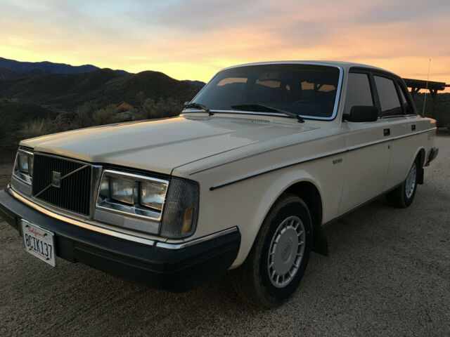 1983 Volvo 240 DL - photo 2