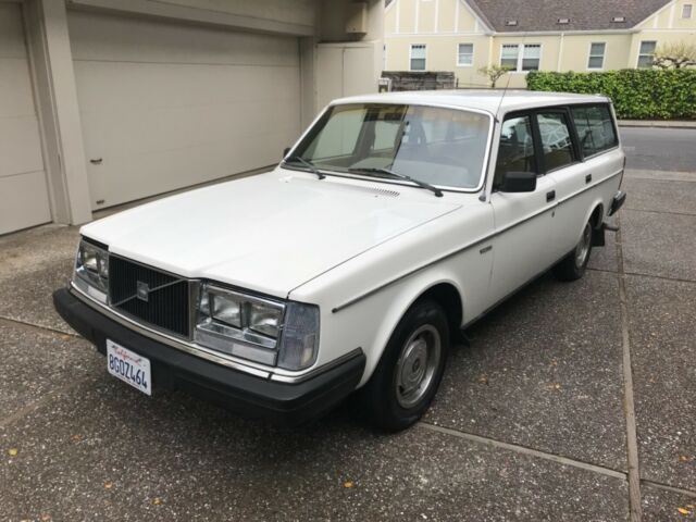 1983 Volvo Other 240 DL - photo 2