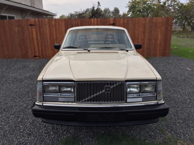 1983 Volvo 240 DL - photo 2