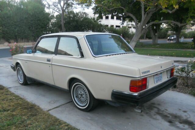 1983 Volvo 240 DL - photo 4