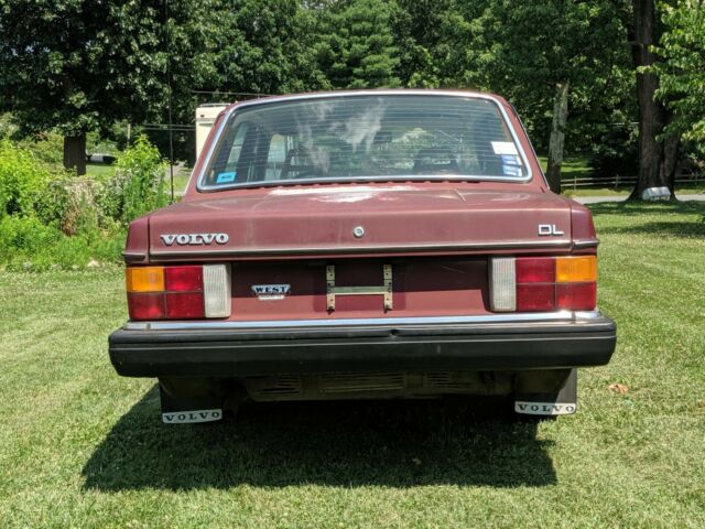 1983 Volvo 240 DL - photo 2