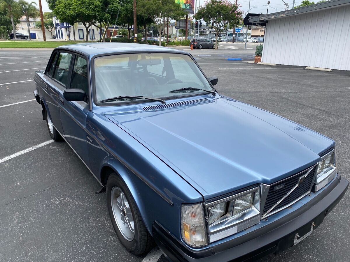 1983 Volvo 240 - photo 11