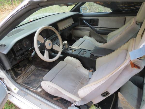 1984 Pontiac Trans Am 2 DOOR COUPE - photo 5
