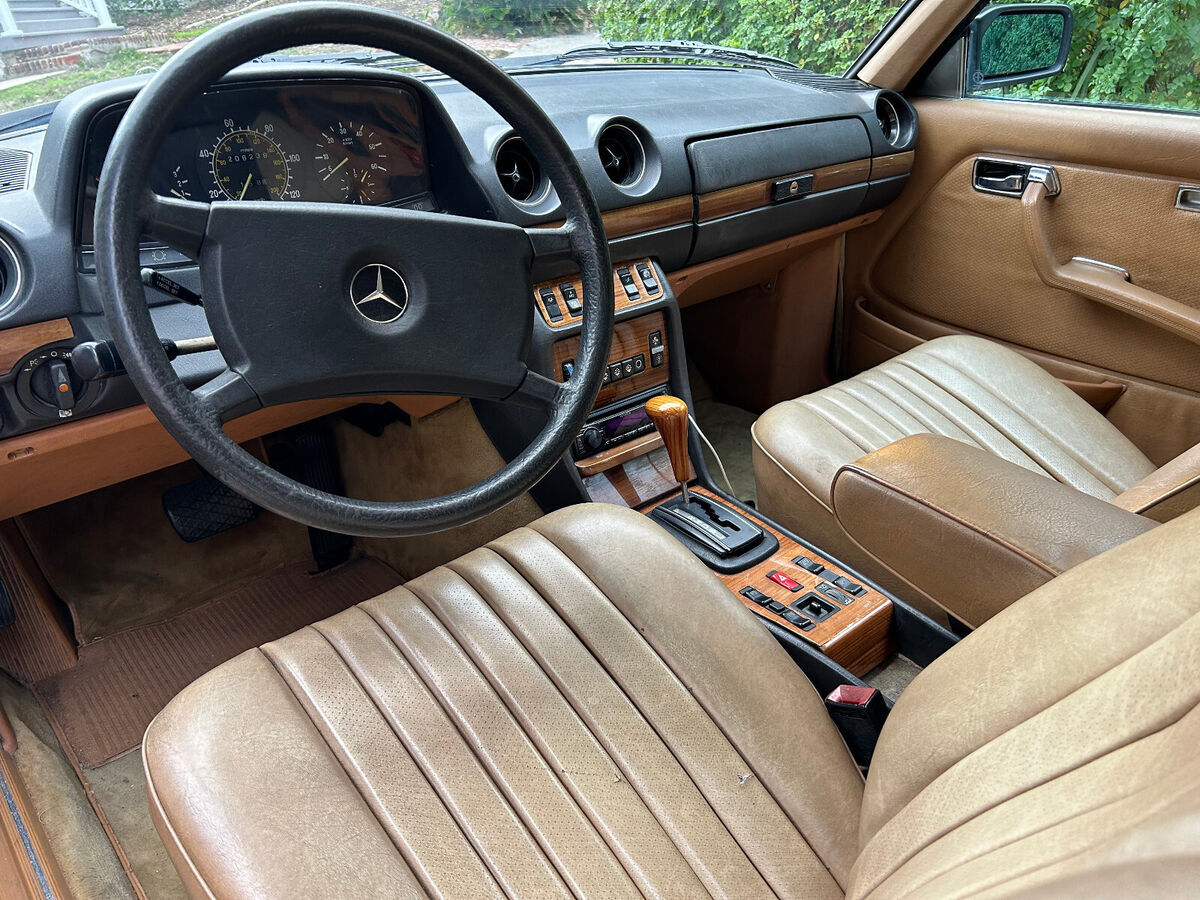 1984 Mercedes-Benz 300-Series CDT - photo 12