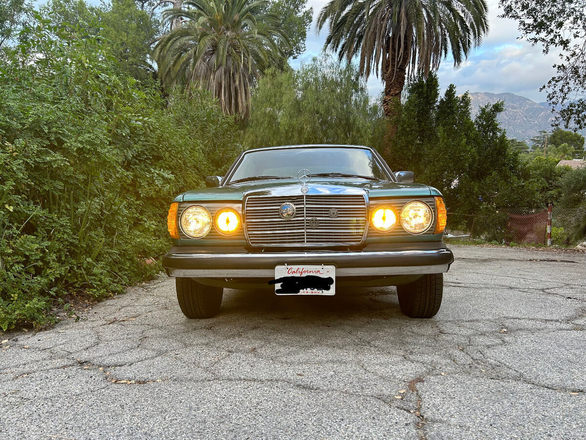 1984 Mercedes-Benz 300-Series CDT - photo 3