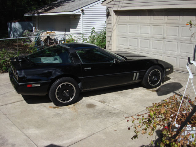 1984 4 speed manual trans air low miles excellent daily driver.Must see 1984 Chevrolet Corvette Base Coupe