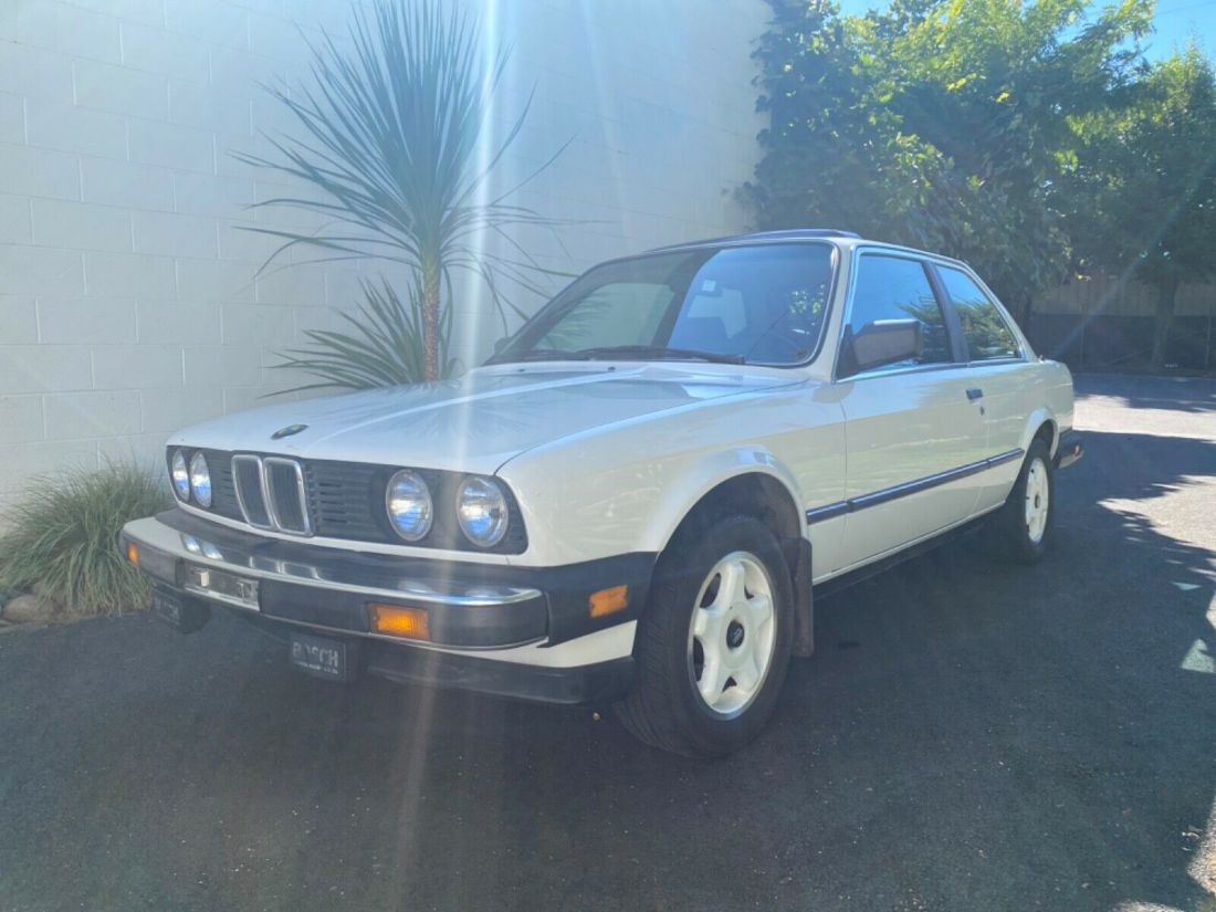 1984 BMW 325e E30 Coupe - 5-speed Manual E30 1984 BMW 3-Series 325e