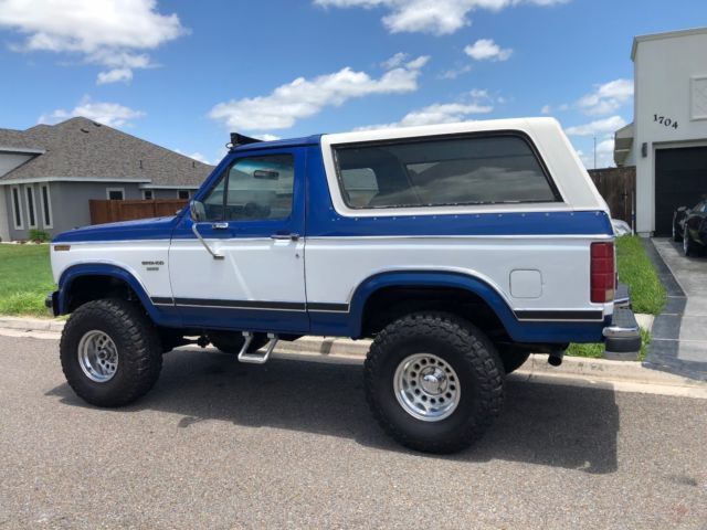 1984 Ford Bronco Nice Low Miles Classic Lifted Bronco XLT - photo 12