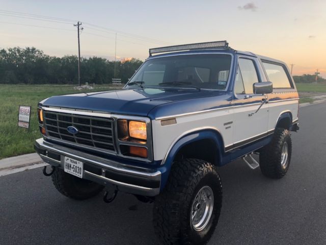 1984 Ford Bronco Nice Low Miles Classic Lifted Bronco XLT - photo 2