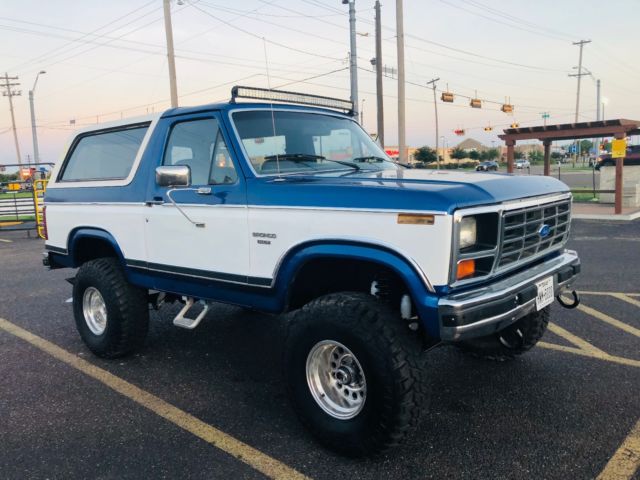 1984 Ford Bronco Nice Low Miles Classic Lifted Bronco XLT - photo 4