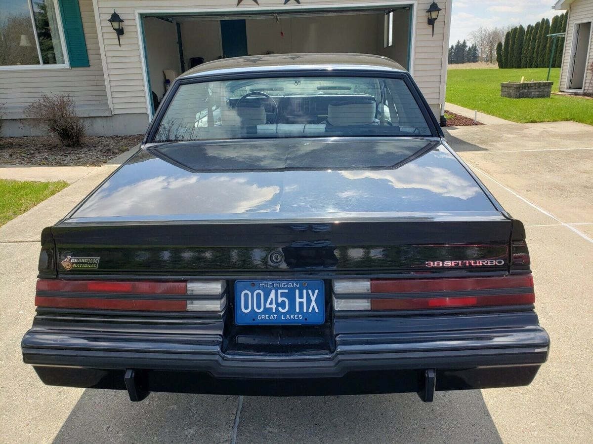 1984 Buick Grand National - photo 3