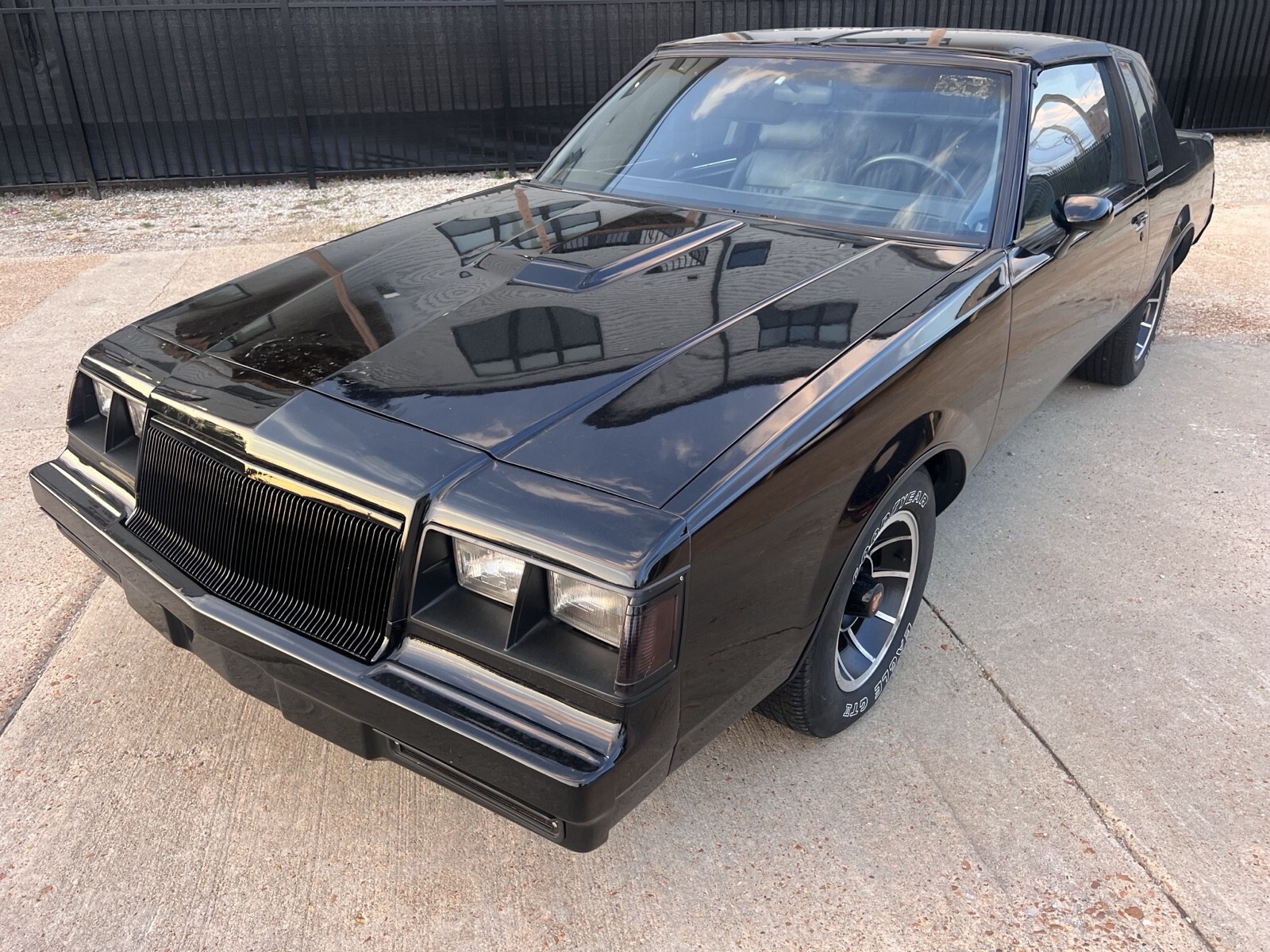 1984 Buick Regal Grand National - photo 2