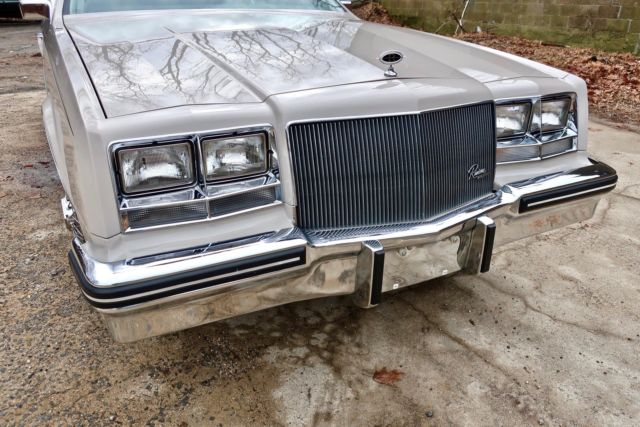 1984 Buick Riviera -- - photo 5