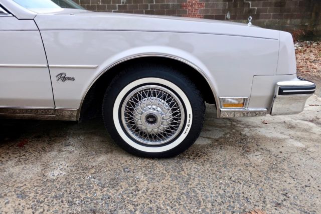 1984 Buick Riviera -- - photo 8