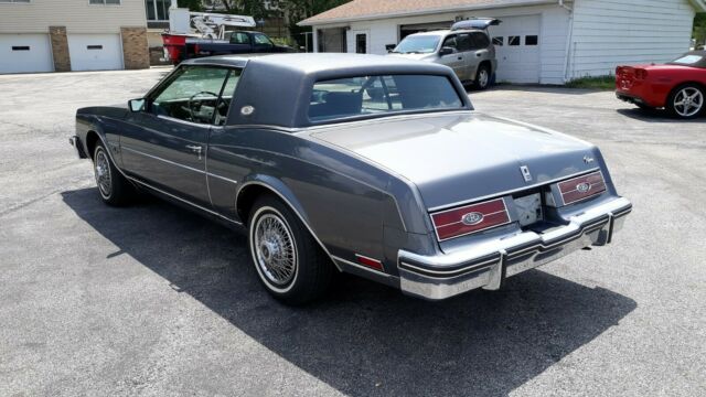 1984 Buick Riviera - photo 6
