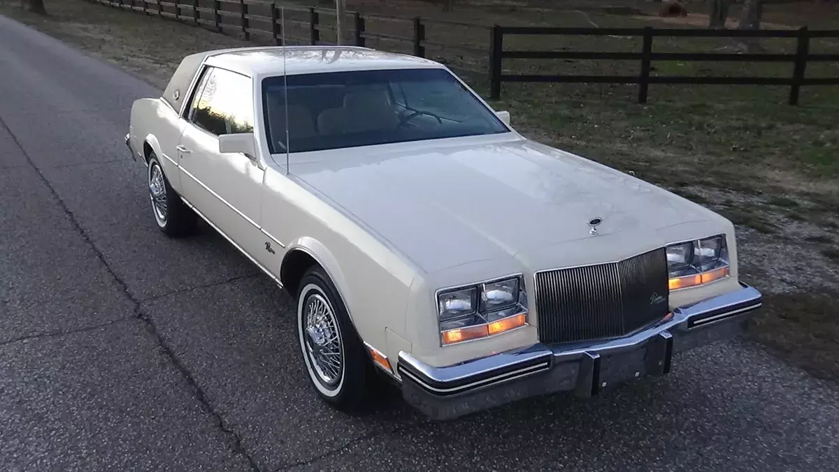 1984 BUICK RIVIERA / LOW MILEAGE / GREAT ORIGINAL CONDITION 1984 Buick Riviera GARAGE KEPT / EXCELLENT CONDITION / NEVER WRECKED