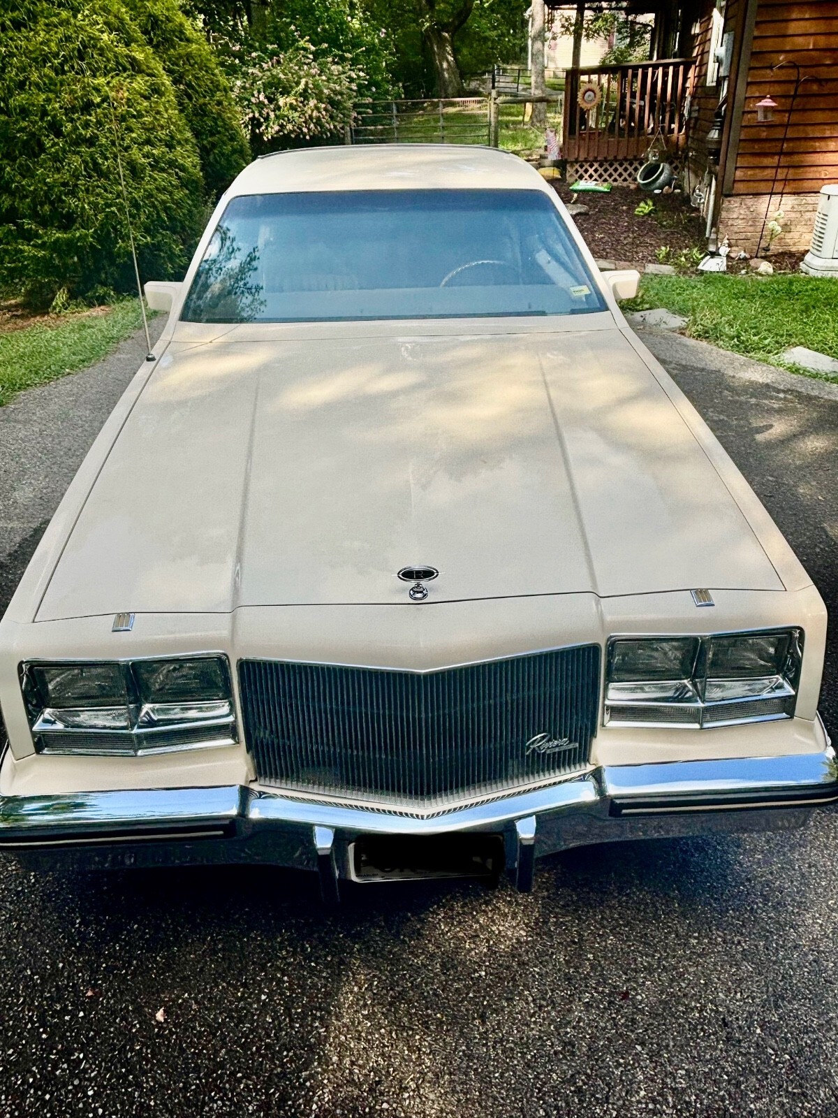 1984 Buick Riviera - photo 2