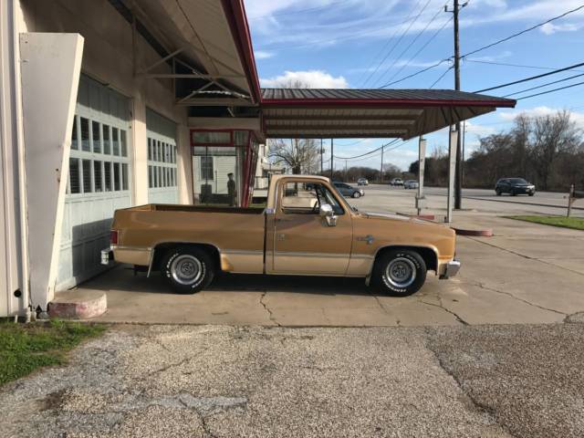 1984 Chevrolet C-10 Silverado - photo 2